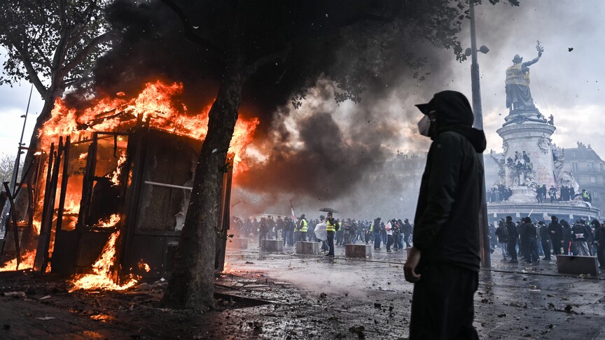 Fransa'da sarı yeleklilerin eylemleri kapsamında 174 kişi tutuklandı