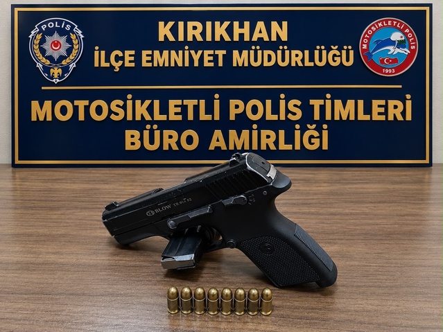 Hatay Kırıkhan'da motorda ruhsatsız tabanca ve 8 fişek bulundu, sürücü tutuklandı