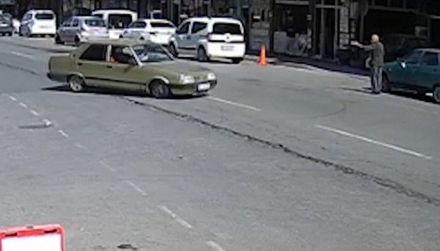 Kayseri Kocasinan'da drift atan sürücüye 140 bin TL ceza kesildi, ehliyeti 60 gün alındı