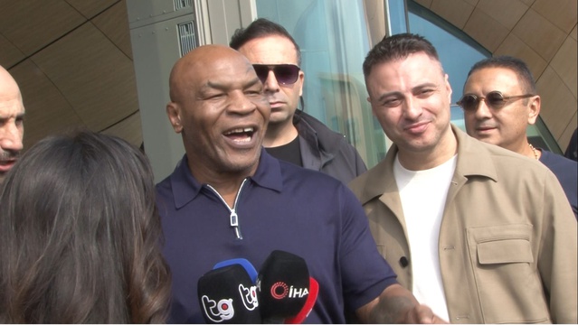 Mike Tyson özel televizyon dizisinde rol alacak, İstanbul'a ailesiyle geldi
