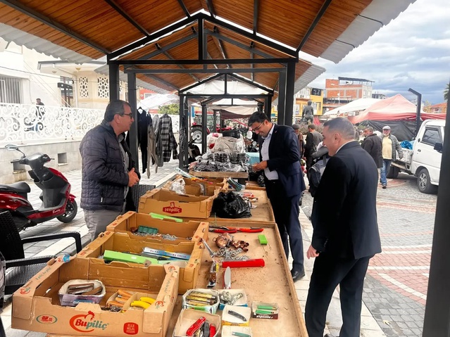 Aydın Yenipazar'da Kaymakam Karataş esnafa bol kazanç ve hayırlı işler diledi