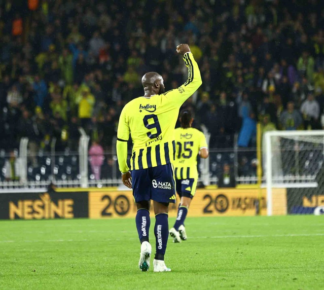 Kartal, Fenerbahçe'nin Alanyaspor kadrosunda 3 değişiklik yapıp Lukaku'yu 11'e aldı