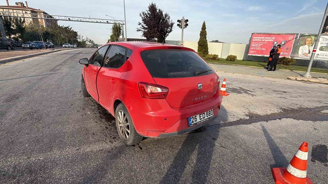 Eskişehir Odunpazarı'nda kazada 1 kişi yaralandı, 0.89 promilli sürücü ceza aldı