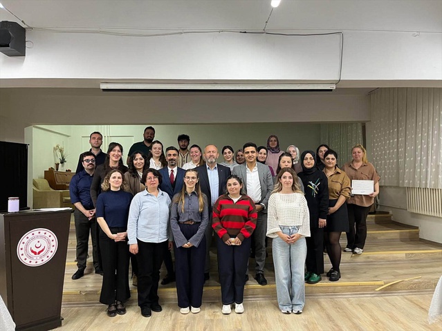 Edirne'de çocuk koruma personeline danışmanlık tedbiri eğitimi tamamlandı