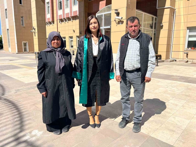 Manisa'da otopsiye göre kalp krizinden ölen Naile Büşra Sarıgül için cinayet davası başladı