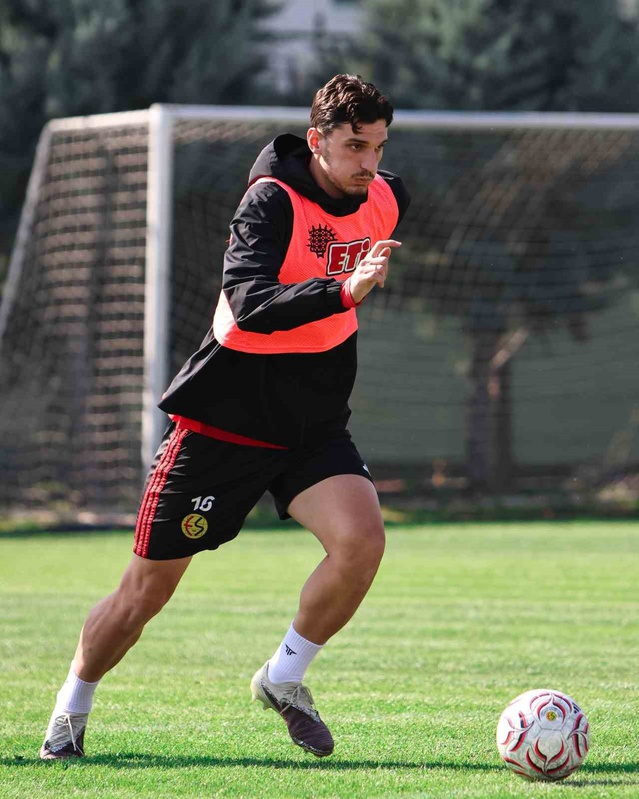 Eskişehirspor, 29 Ekim Perşembe günü Iğdır FK ile oynayacağı kupa maçına hazırlanıyor