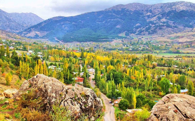 Kahramanmaraş Göksun'da sonbahar renkleri fotoğrafçıları cezbediyor