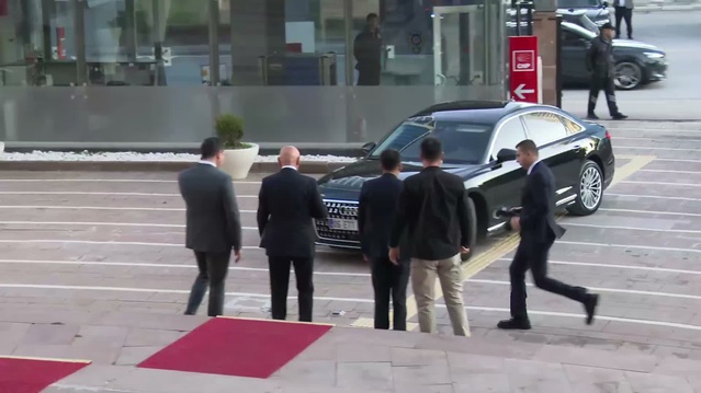 Milli Eğitim Bakanı Tekin, Kılıçdaroğlu ile görüşmek için CHP Genel Merkezi'ne geldi