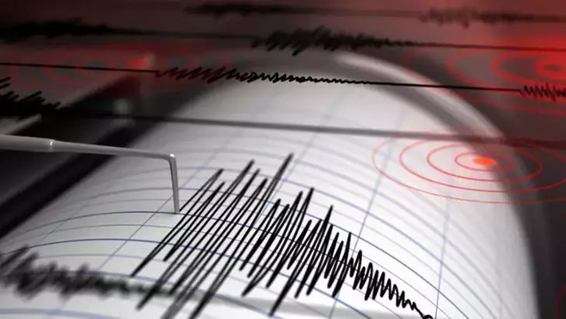 Vanuatu açıklarında 6.9 ve 6.3 büyüklüğünde iki deprem 4 dakika arayla kaydedildi