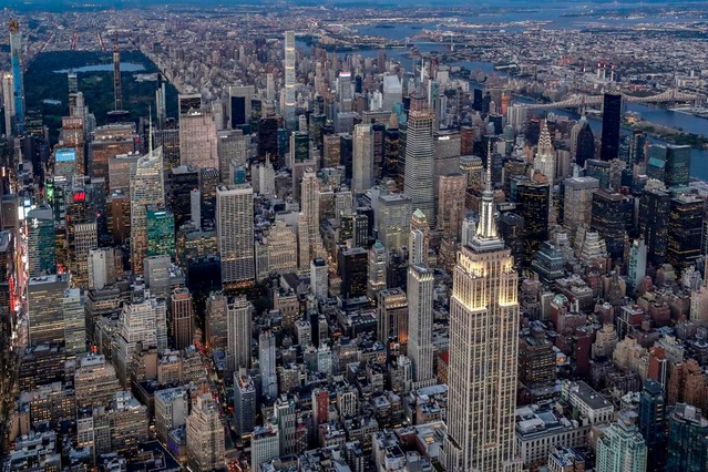 New York'ta Vali Hochul'un yasası 18 yaş altına sohbet robotu özelliklerini yasakladı