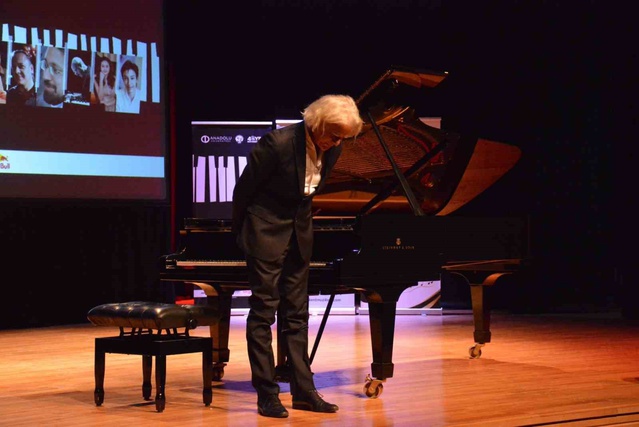 Piyanist Sebastiano Brusco, Anadolu Üniversitesi'nde Liebestraum resitalini sundu