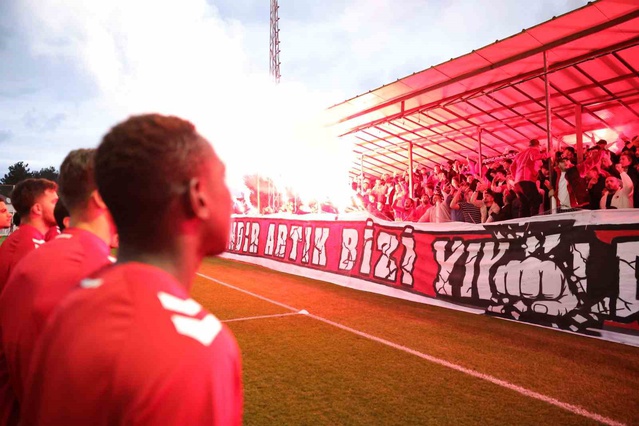 Samsunspor TD Fink, Trabzonspor maçı öncesi taraftara seslendi, galibiyet sözü verdi