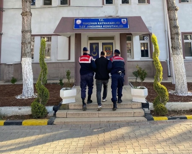 Kırıkkale'de jandarma, uyuşturucudan 5 yıl cezası olan firari hükümlüyü yakaladı