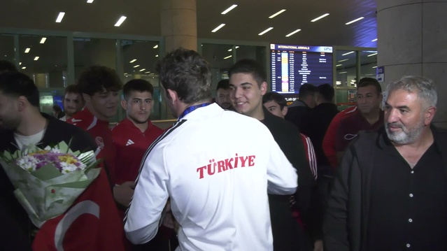 ASKİ Sporlu Yüksel Sarıçiçek Büyükler Dünya Şampiyonası'nda gümüş madalya kazandı