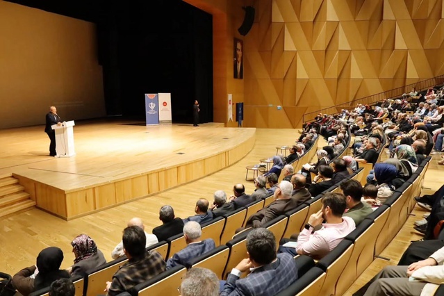 Denizli'de Dr. Ayşe Nur Özkan olumsuz duygularla başa çıkmayı anlattı