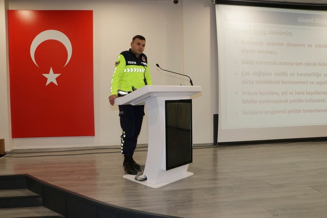 Jandarma, Bolu Orman Bölge Müdürlüğü şoförlerine güvenli sürüş eğitimi verdi