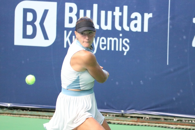 WTA 125 Adana Open'da tek Türk çifti Aksu-Mert, Rus rakiplerine 2-0 yenilerek elendi