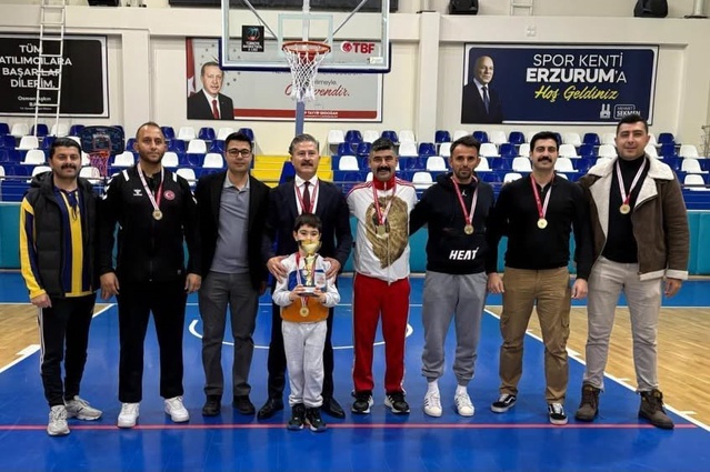 Erzurum Emniyet Müdürlüğü iki takımıyla il şampiyonluğu kazandı
