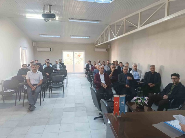 Aydın Yenipazar'da müftülük personeli Müftü Alkış başkanlığında toplandı