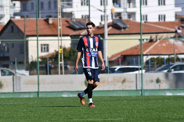 Kayseri Süper Amatör Küme'de 5 maçta 21 gol atıldı, ilk golü Bozüslü attı