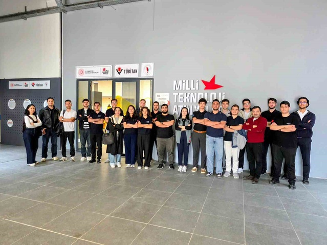 ARIKOVANI Takımı TEKNOFEST 2026'da yapay zeka ödülüyle Yalova OSB'de tebrik edildi