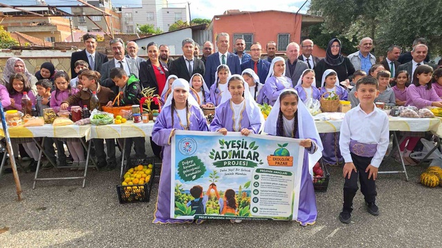 Nazilli'de ilkokul öğrencileri ekolojik pazarda satış yapıp harçlık kazandı