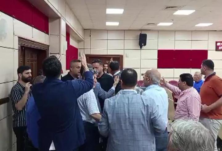Yüreğir Belediye Meclisi'nde 'satılık' tartışması! CHP'li üyeler birbirine girdi