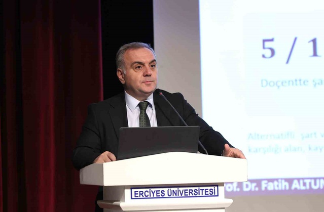 ERÜ'de 'Fikrini TÜBİTAK'a Taşı' toplantısıyla araştırmacılara destek anlatıldı
