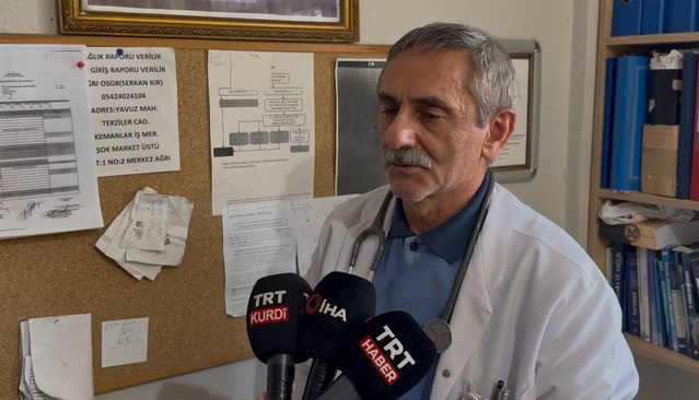 Ağrı Tutak'ta 37 yıldır görev yapan Dr. Cihan Ökten sabit telefonla iletişim kuruyor