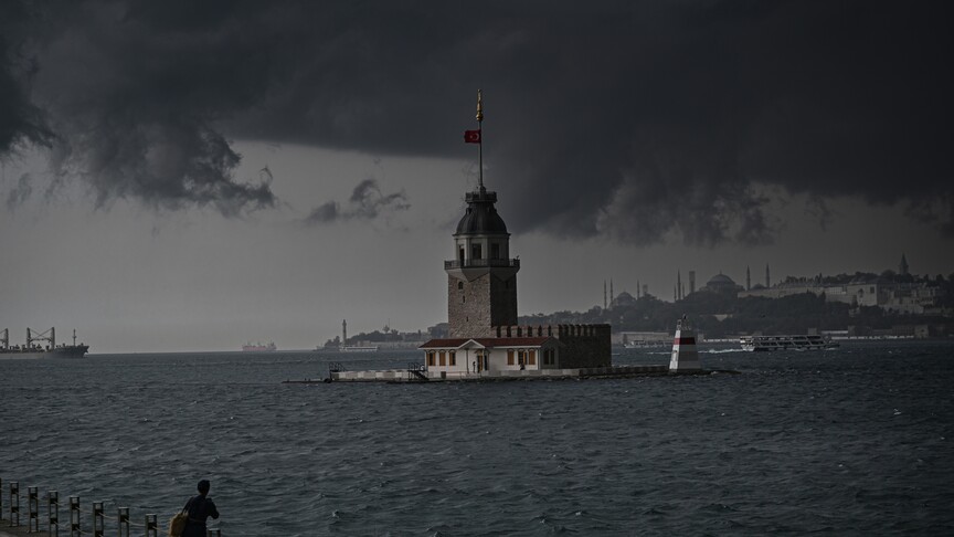 Yurdun kuzeybatı kesimleri için gök gürültülü sağanak uyarısı