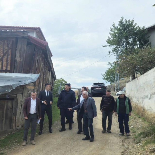 Sinop Saraydüzü'nde Kaymakam Göktaş, Çalpınar köyü yollarını inceledi