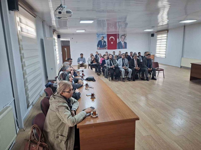 Sarıgöl'de okul güvenliği toplantısında eğitimcilere protokol kuralları anlatıldı