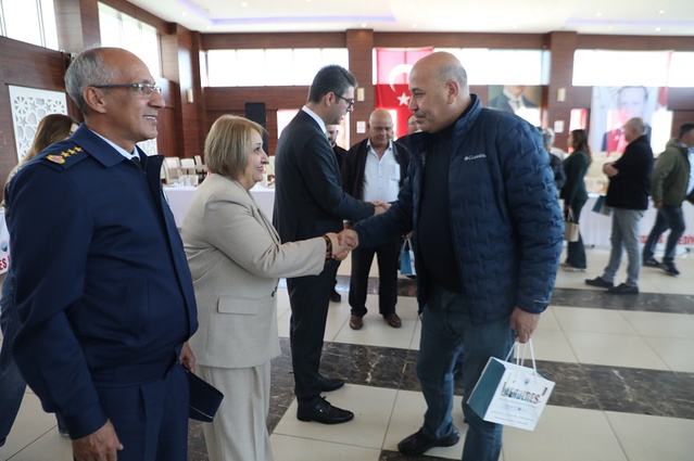 Menderes'te 44 mahalle muhtarı Muhtarlar Günü programında buluştu