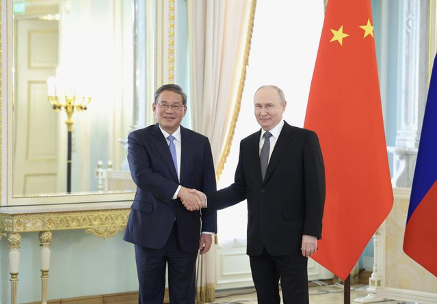 Li Qiang, St. Petersburg'da Putin ile Çin-Rusya iş birliğini ve istikrarı ele aldı