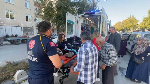 Karaman'da 16 yaşındaki bisikletli, hafif ticari araca arkadan çarparak yaralandı