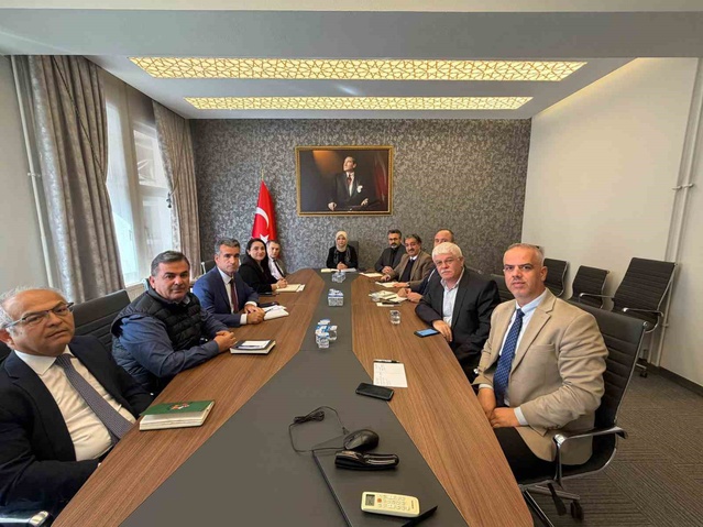 Düzce Milli Eğitim Müdürü Özer başkanlığında haftalık toplantı yapıldı