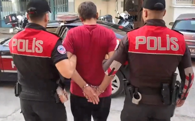 Mersin Toroslar'da uyuşturucu ticareti yapan zanlı tutuklandı, yaklaşık 200 bin TL bulundu