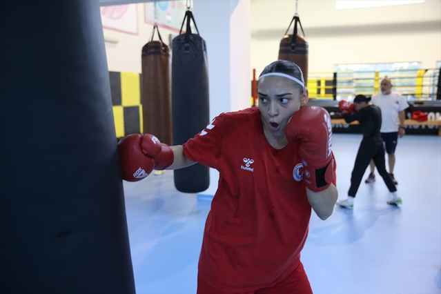 Milli boksör Ayşenur Karaoğlan, U23 Avrupa Şampiyonası'nda 75 kiloda altın istiyor