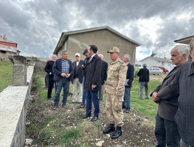 Refahiye Kaymakamı Taşkıran, Kalkancı köyünde sorun ve talepleri dinledi
