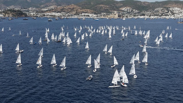 39 ülkeden 184 yelkenci, Bodrum'daki ILCA U21 Avrupa Şampiyonası'nda mücadele ediyor