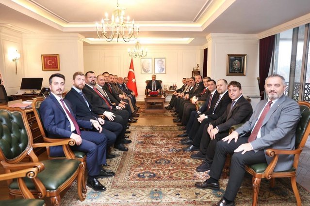 DTSO'nun yönetimi Vali Makas'ı ziyaret etti, yeni kadroya başarılar dilendi