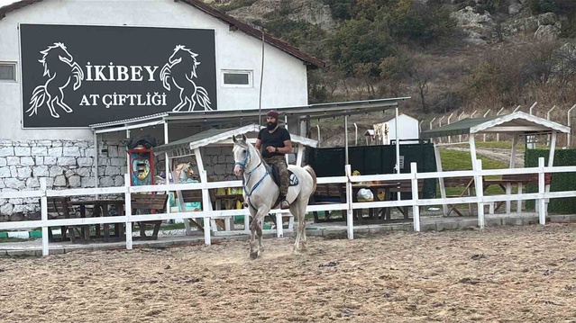 Ertan Erkekoğlu, DPÜ Tavşanlı MYO'da atlı okçuluk ve savaş sanatlarını anlattı