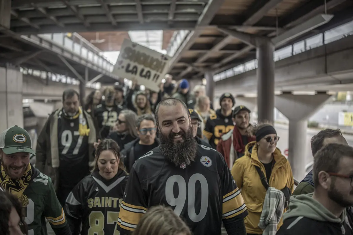 Paris'te NFL heyecanı. 80 bin sporsever Stade de France'a akın etti