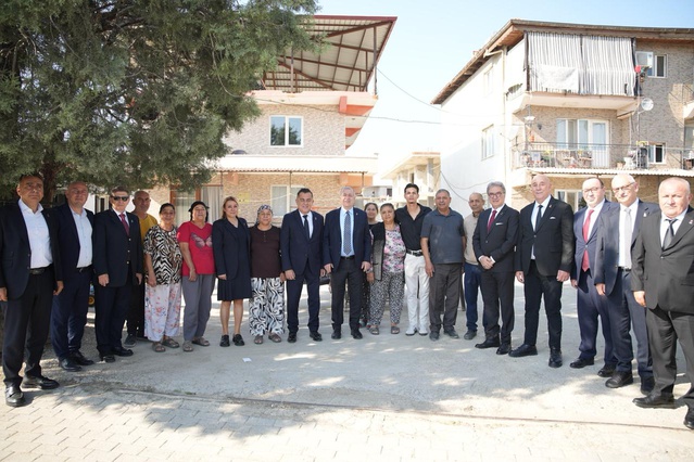 Ümit Özdağ, Denizli’de bir dizi ziyarette bulundu, üniversite öğrencileriyle bir araya geldi