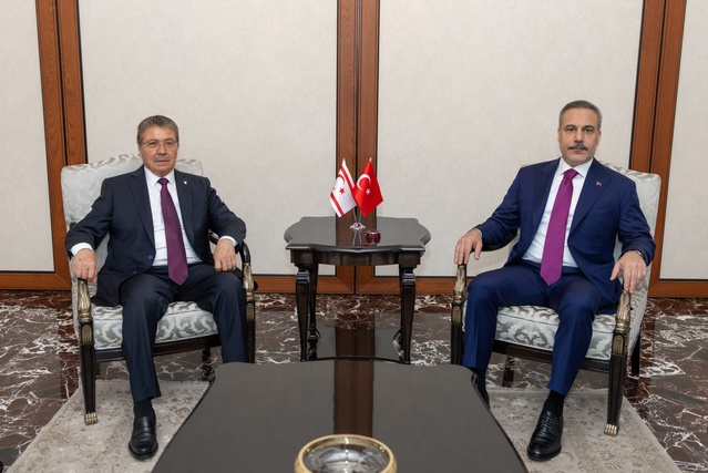 Dışişleri Bakanı Fidan, KKTC Başbakanı Üstel ile basına kapalı görüştü