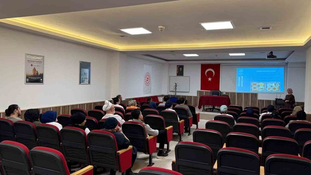 Eskişehir'deki öğrenci yurtlarında personel için beslenme eğitimi tamamlandı