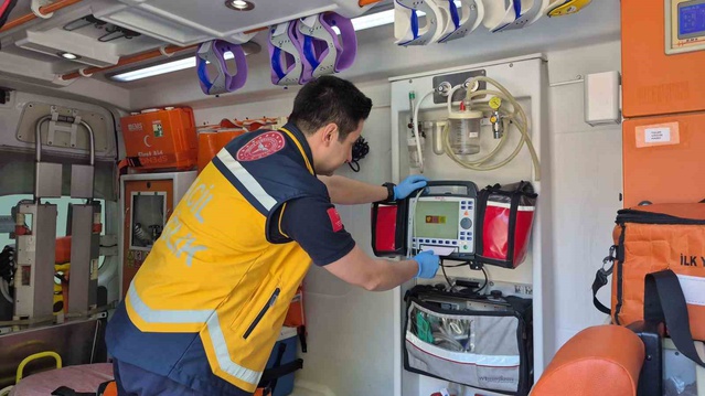 Paramedik Harun Özkan, 112 eğitimlerinin dünya standardında olduğunu söyledi