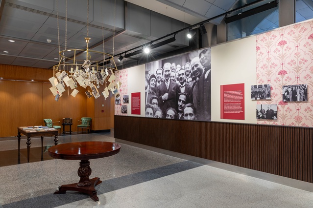 İŞ Sanat Kibele, yurtdışı eğitim seferberliği sergisiyle sezonu Levent'te açtı