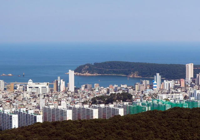 Ulsan'da kimya fabrikası yangını söndürüldü, 7.000 işçi tahliye edildi