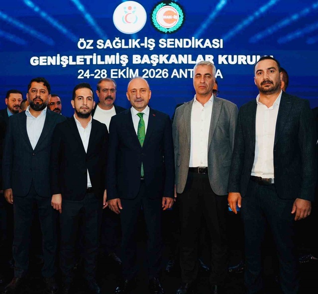 HAK-İŞ Diyarbakır İl Başkanı Aküzüm, Bakan Işıkhan'ın katıldığı panelde emeği savundu